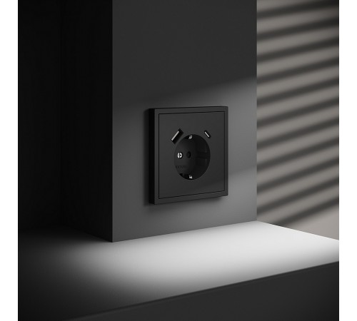 Розетка с заземлением и со шторкой и 2хUSB type A и C, без рамки Voltum VLS040508 S70 Розетка с заземлением и со шторкой и 2хUSB type A и C, без рамки Voltum VLS040508 S70