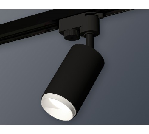 Светильник на штанге Ambrella Light XT6323040 XT Светильник на штанге Ambrella Light XT6323040 XT