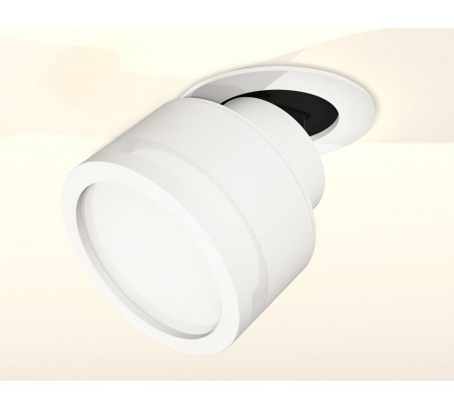Встраиваемый светильник на штанге Ambrella Light XM8101522 XM Встраиваемый светильник на штанге Ambrella Light XM8101522 XM