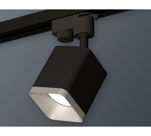 Светильник на штанге Ambrella Light XT7813002 XT Светильник на штанге Ambrella Light XT7813002 XT