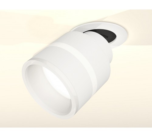 Встраиваемый светильник на штанге Ambrella Light XM8101524 XM Встраиваемый светильник на штанге Ambrella Light XM8101524 XM