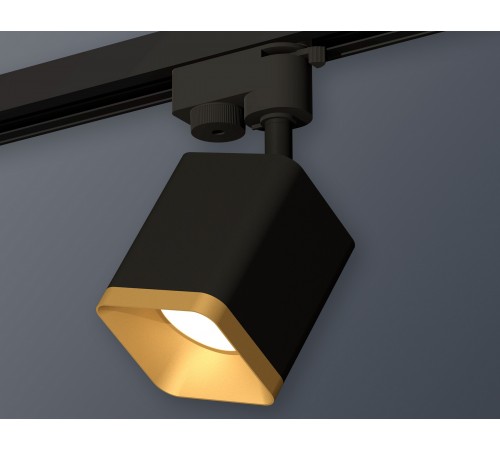 Светильник на штанге Ambrella Light XT7813003 XT Светильник на штанге Ambrella Light XT7813003 XT