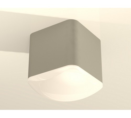 Накладной светильник Ambrella Light XS7807011 XS Накладной светильник Ambrella Light XS7807011 XS