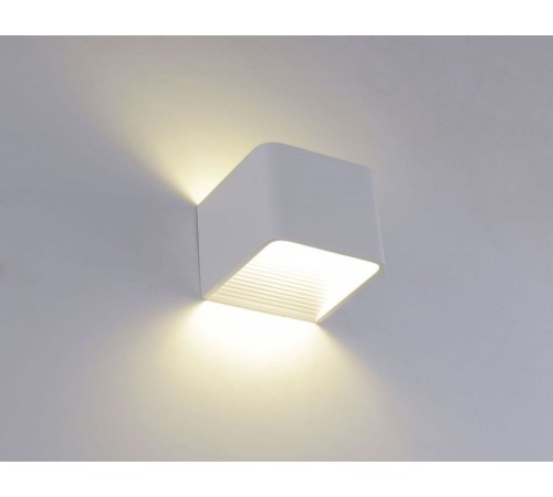 Бра Crystal Lux CLT 010W100 WH Бра Crystal Lux CLT 010W100 WH